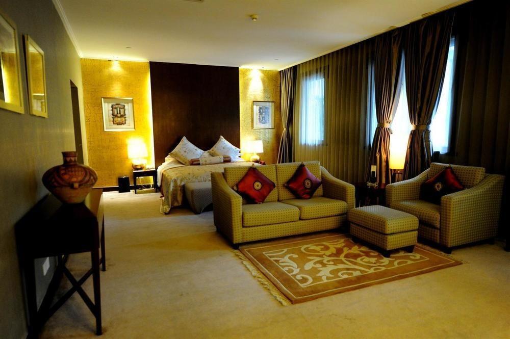 Yun-Zen Jinling World Trade Plaza Hotel Шицзячжуан Екстер'єр фото